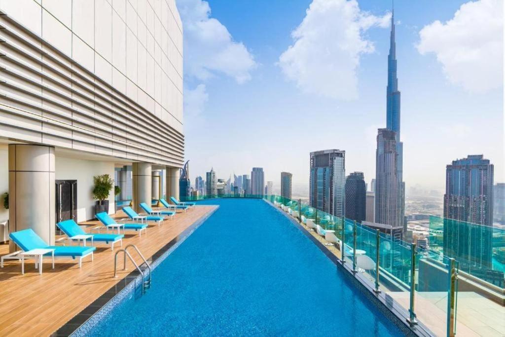 דובאי Paramount Hotel Midtown Flat With Burj Khalifa View מראה חיצוני תמונה