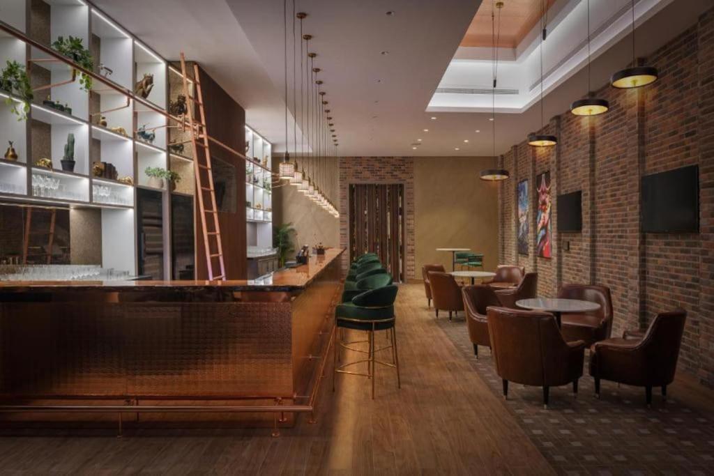 דובאי Paramount Hotel Midtown Flat With Burj Khalifa View מראה חיצוני תמונה