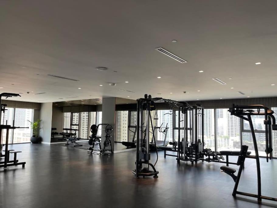 דובאי Paramount Hotel Midtown Flat With Burj Khalifa View מראה חיצוני תמונה